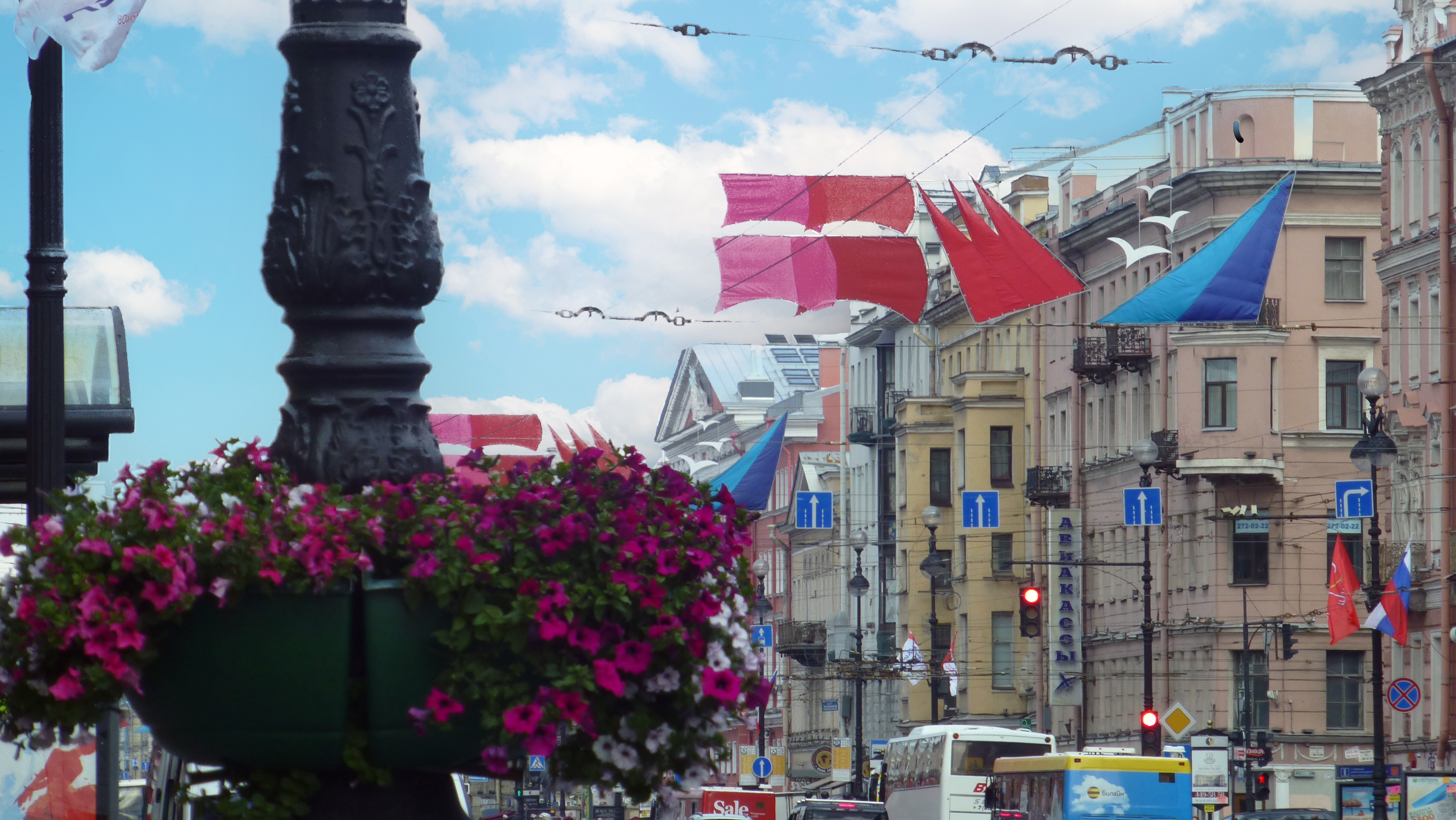 21 de Junio en Nevsky St. Petersburg, Russia 2014